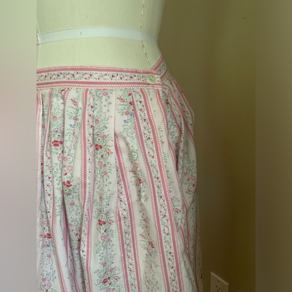 Vintage floral skirt - Picture 3 of 3